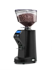 Espressový mlynček Nuova Simonelli MDXS CORE v čiernej farbe, ideálny pre použitie v espressových baroch.