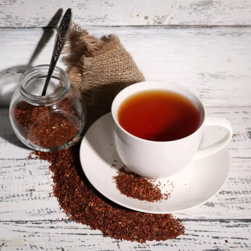 BIO Rooibos Natural es un té suelto que no contiene cafeína y ofrece un sabor naturalmente dulce y suave.