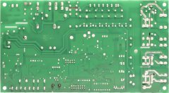 Elektronesch Plack EVO2 Base ELCA mat 12 Relaisen, Bléck op d'Récksäit mat gelötte Verbindungen a Leiterbunnen.