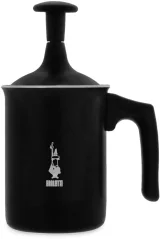 Czarny spieniacz do mleka o pojemności 450ml marki Bialetti Tuttocrema.