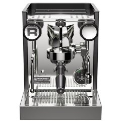 Domácí pákový kávovar Rocket Espresso Appartamento TCA zepředu. Domácí pákový kávovar Rocket Espresso Appartamento TCA zepředu.