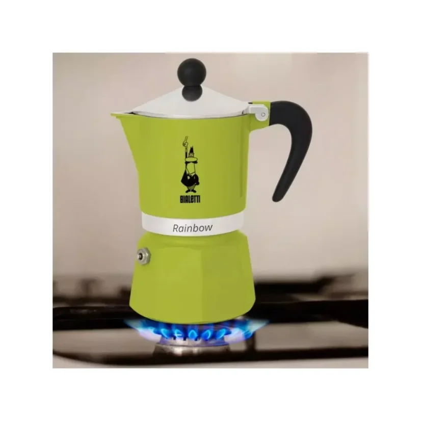 La cafetière Moka en couleur verte est fabriquée en aluminium, ce qui garantit un chauffage rapide et uniforme.