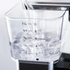 Kaffeemaschine Moccamaster KBGT 741 von Technivorm in eleganter weißer Farbe mit einem Volumen von 1250 ml.
