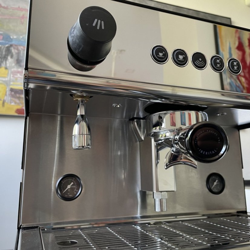 Professional lever espresso machine Iberital IB7 Standard 1GR with the famous E61 group head for perfect espresso extractions.