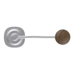 Molinillo de café manual Timemore Chestnut G1 en acabado plateado con un recipiente de madera, fabricado con aluminio de alta calidad.