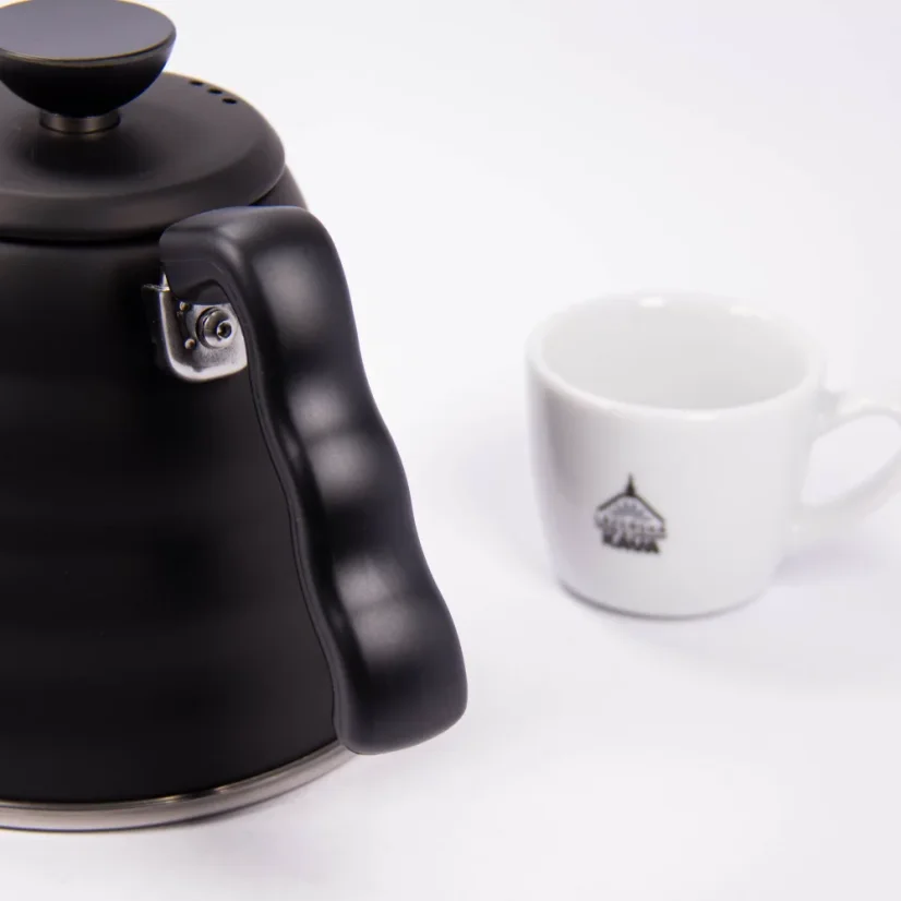 Black gooseneck kettle Hario Buono with a capacity of 1200 ml, ideal for precise pouring.