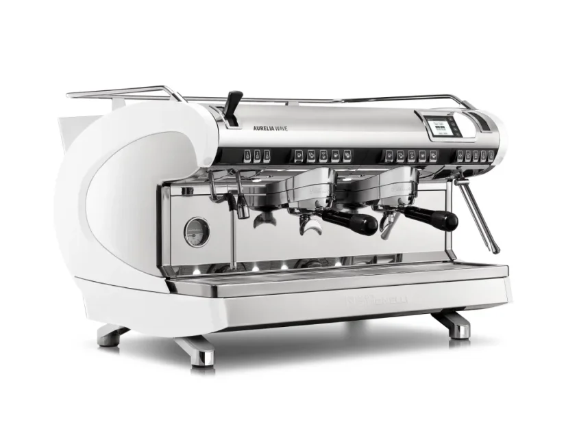 Biely profesionálny pákový kávovar Nuova Simonelli Aurelia Wave