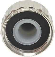 Detail vun der Plastikendung mat enger verchromter Motter, enger wäisser Aluss an enger schwaarzer Dichtung.