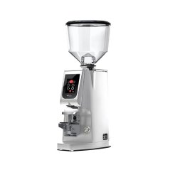 Eureka Atom W 65 chrome est un moulin à café à expresso de haute qualité, parfait pour une utilisation dans les restaurants.