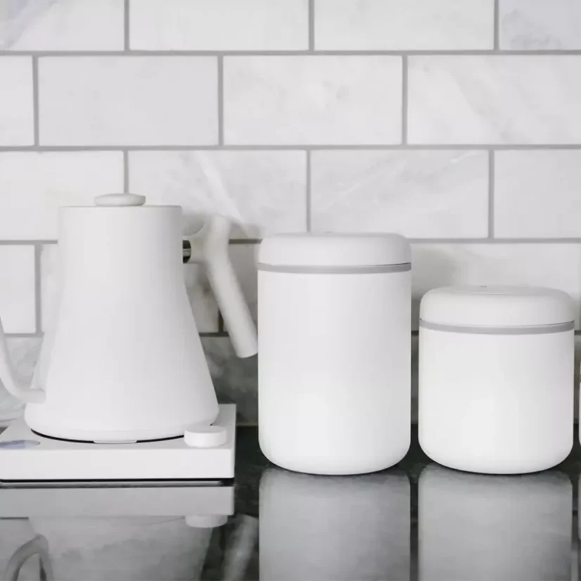Fellow Atmos coffee canister in white color with a capacity of 1200 ml is made of high-quality stainless steel that ensures long durability and preserves the freshness of the coffee.