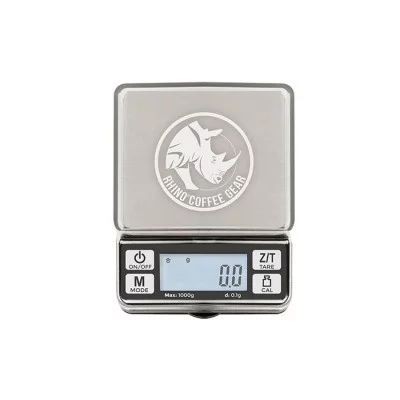 Balance Rhinowares sur un fond blanc