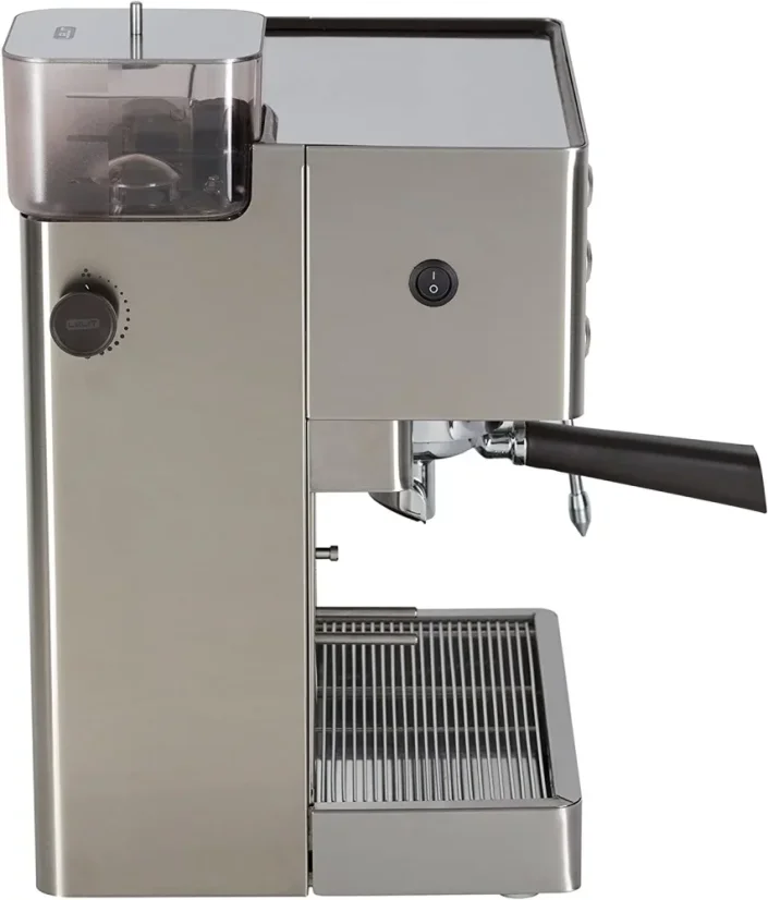 Kávovar Lelit Kate PL82T, domáci pákový model so zabudovaným displejom pre ľahké ovládanie.