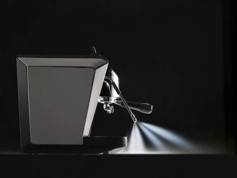 Machine à café espresso manuelle Nuova Simonelli Oscar II AD avec fonction Cappuccino en une seule pression, idéale pour les amateurs de café.