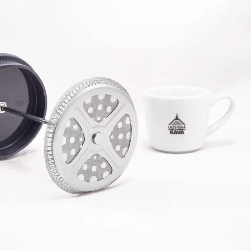 Fekete Bialetti Smart French press, 1000 ml űrtartalommal és dugattyúval a könnyű kávézás érdekében.