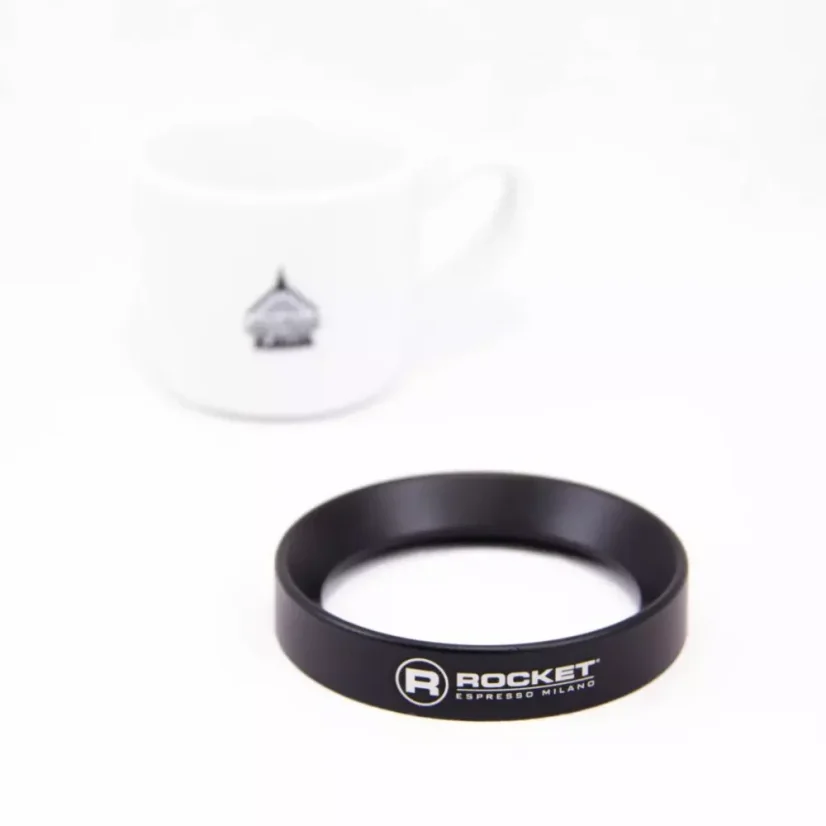 Entonnoir de remplissage de la marque Rocket Espresso, noir, fabriqué en aluminium, avec un diamètre de 58,55 mm, destiné aux accessoires à café.