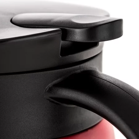 Thermos Hario Insulated Server V60-02 en couleur rouge d'une capacité de 600 ml destinée à garder le café à la bonne température.