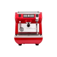 Máquina de café roja con dosificación manual de Nuova Simonelli Appia Life 1GR; Cafeteras profesionales de palanca.