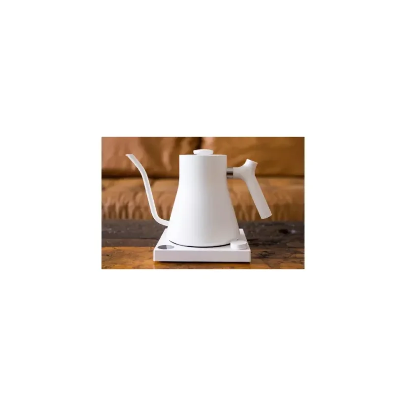 The Fellow Stagg EKG electric kettle in white has a capacity of 900 ml, perfect for preparing your favourite beverage with precise temperature control.