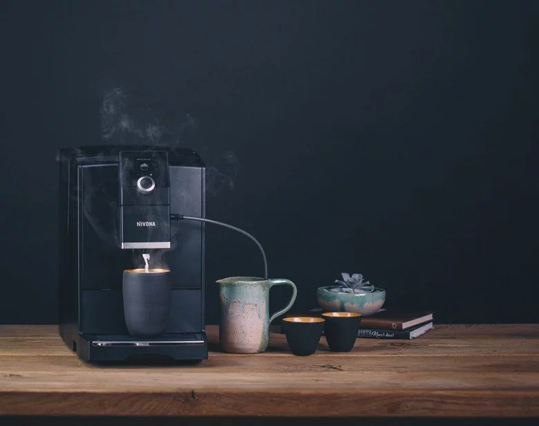 Nivona NICR 790 kávéfőző, otthoni automata modell csendes működési funkcióval.