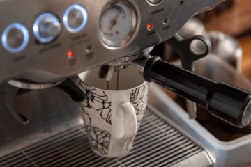 Ass eng Heem Espresso Kaffismaschinn et wäert?
