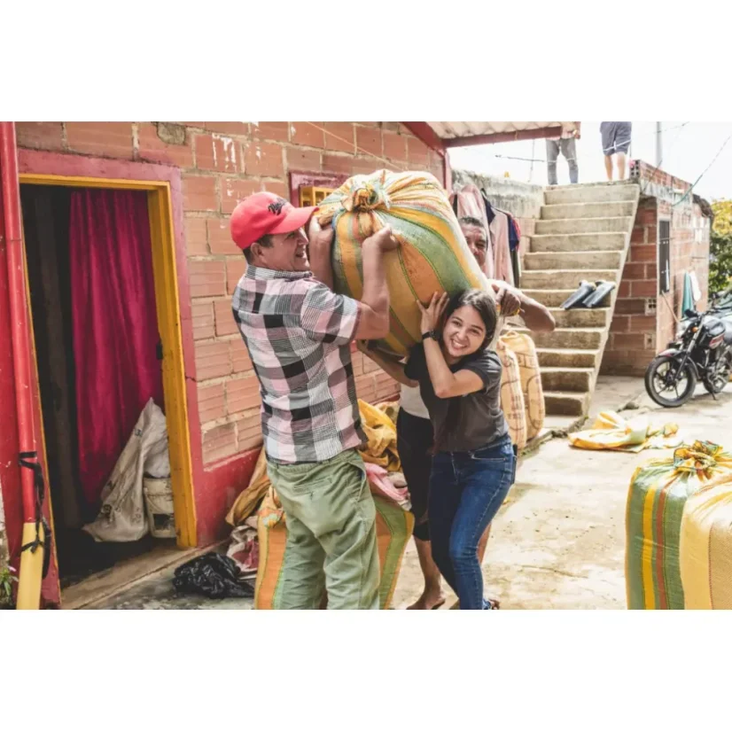 Colombia Exotico is a whole bean coffee for espresso that offers unique flavour characteristics with a hint of red apple.