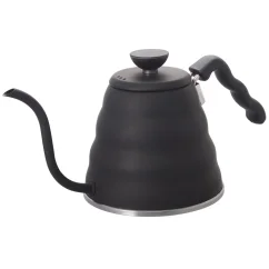 Čierna kanvica Hario Buono s husím krkom o objeme 1,2 l, vyrobená z plastu. Čierna kanvica Hario Buono s husím krkom o objeme 1,2 l, vyrobená z plastu.