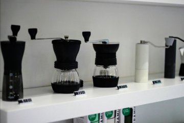 Ako si vybrať ručný mlynček na kávu