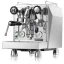 Domáci pákový kávovar Rocket Espresso Giotto Cronometro V s manometrom pre perfektnú kontrolu tlaku pri príprave espressa.