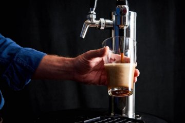 Three possible ways to serve cold brew in a café