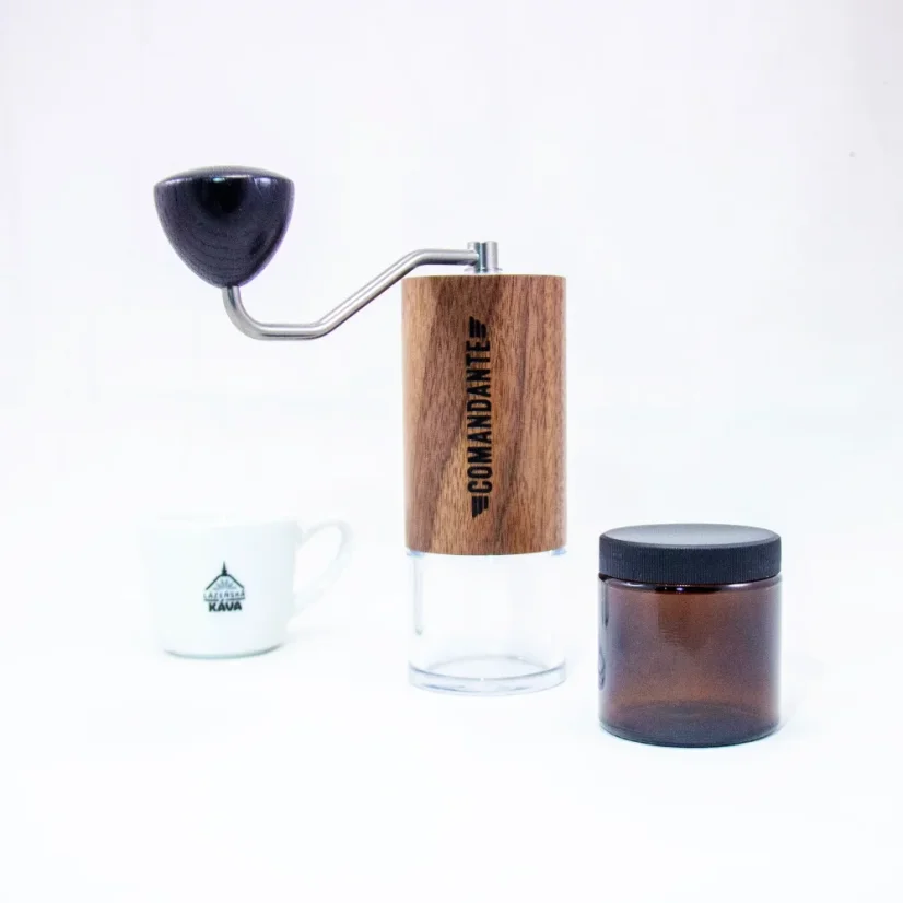 Manual coffee grinder Comandante C40 MK4 Nitro Virginia Walnut, ideal for espresso preparation, with an elegant walnut wood design.