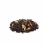Vysypaná zmes čierneho čaju Chai Black Tea na bielom pozadí, pohľad zo strany