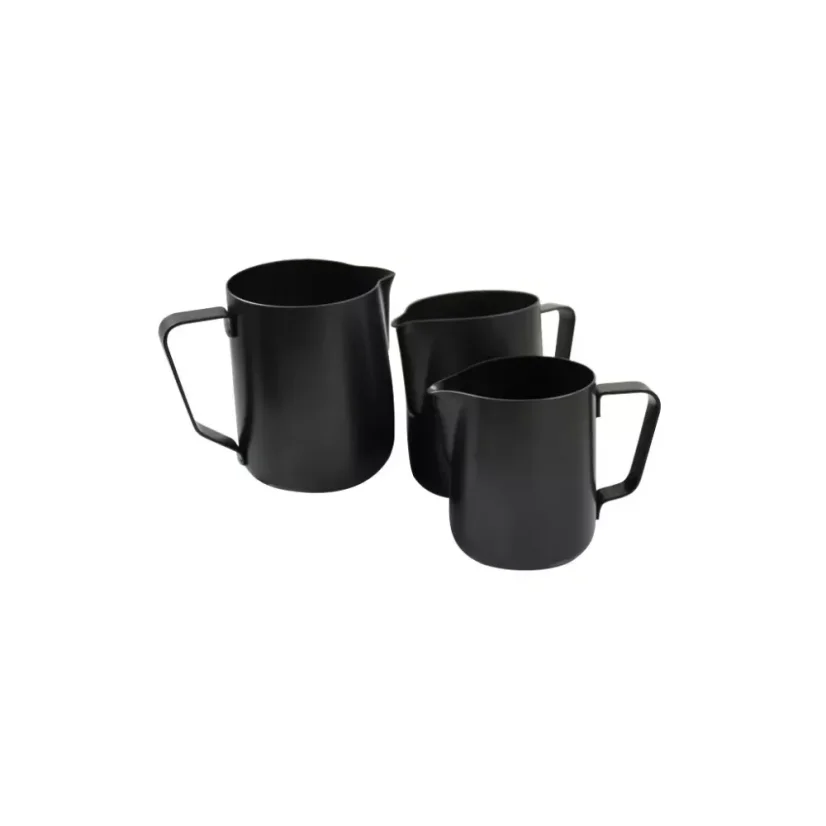 Rhinowares Stealth 600ml kanvička na mlieko je vyrobená z kvalitnej nehrdzavejúcej ocele, ideálna pre baristov a milovníkov kávy.