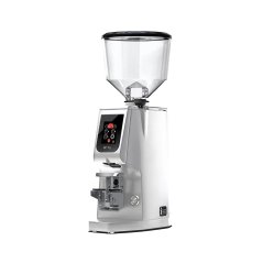 Moulin à café à expresso Eureka Atom W 75 en finition chromée offre une tension élevée de 230V pour un broyage efficace du café.