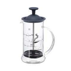 Schwarzer French Press mit einem Fassungsvermögen von 240 ml. Schwarzer French Press mit einem Fassungsvermögen von 240 ml.