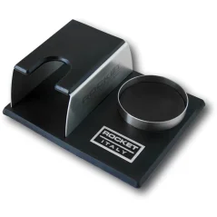 Rocket Espresso tampstation in zwart en zilver voor het tampen van koffie Rocket Espresso tampstation in zwart en zilver voor het tampen van koffie