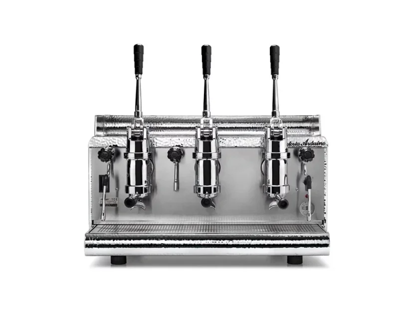 Machine à café professionnelle à levier Victoria Arduino Athena Leva 3GR avec un réservoir d'une capacité de 22,8 litres pour une utilisation intensive en café.