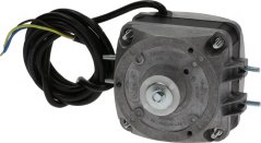 Groe quadrateschen Ventilatormotor mat Metallachs an engem zweiadereg Kabel. Groe quadrateschen Ventilatormotor mat Metallachs an engem zweiadereg Kabel.