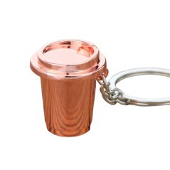 Un gobelet rose pour le café avec un porte-clés est un cadeau idéal pour les amateurs de café qui apprécieront sa couleur élégante. Un gobelet rose pour le café avec un porte-clés est un cadeau idéal pour les amateurs de café qui apprécieront sa couleur élégante.