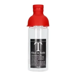 Sklenená fľaša pre prípravu studeného čaju Hario Cold Brew Tea Filter-In o objeme 300 ml v červenej farbe.