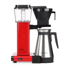 Piros Technivorm Moccamaster KBGT 741 otthoni kávéfőző, amely eleganciát visz a konyhájába.