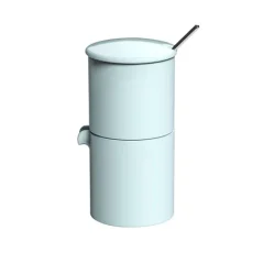 Conjunto de jarra para leche, azucarero y cucharilla Loveramics Bond en color azul río, fabricado en porcelana de alta calidad.