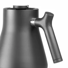 Glass-ceramic kettle in black with a Fellow Stagg heating source, 1000ml capacity. Glass-ceramic kettle in black with a Fellow Stagg heating source, 1000ml capacity.