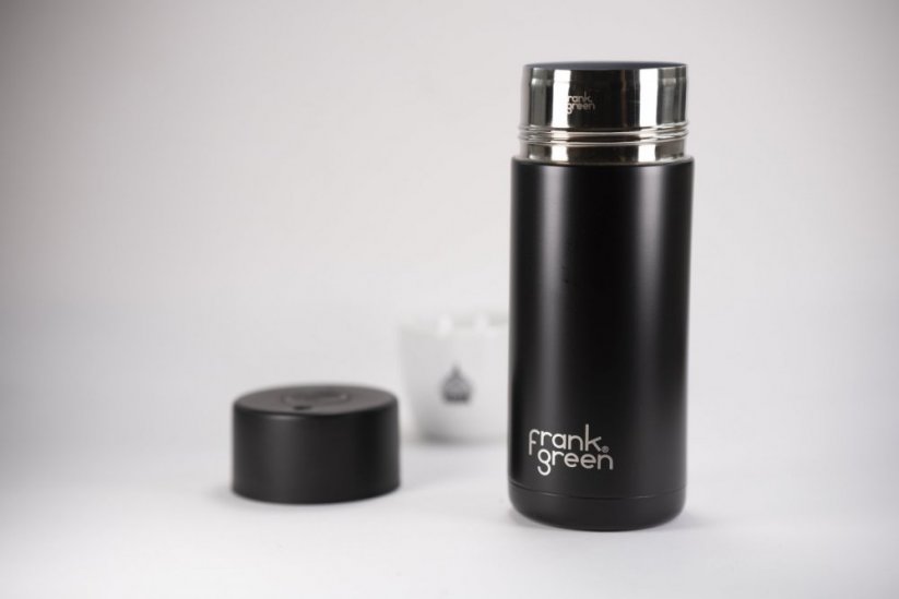 Frank Green Ceramic Black Thermos holds temperature for up to 10 hours