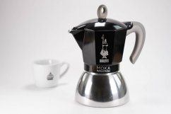 Elegante cafetera moka negra y plateada para 6 tazas de café espresso