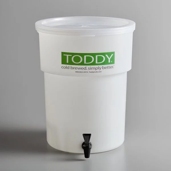 White plastic bucket for Cold Brew