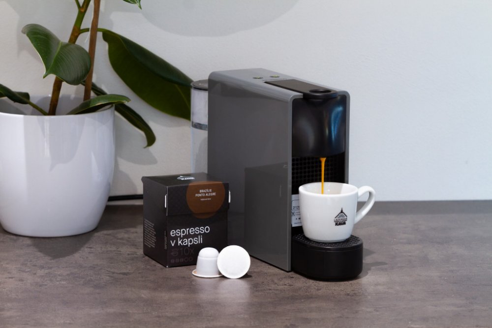 Macchina da caffè automatica vs. macchina da caffè a capsule :: Green  Plantation