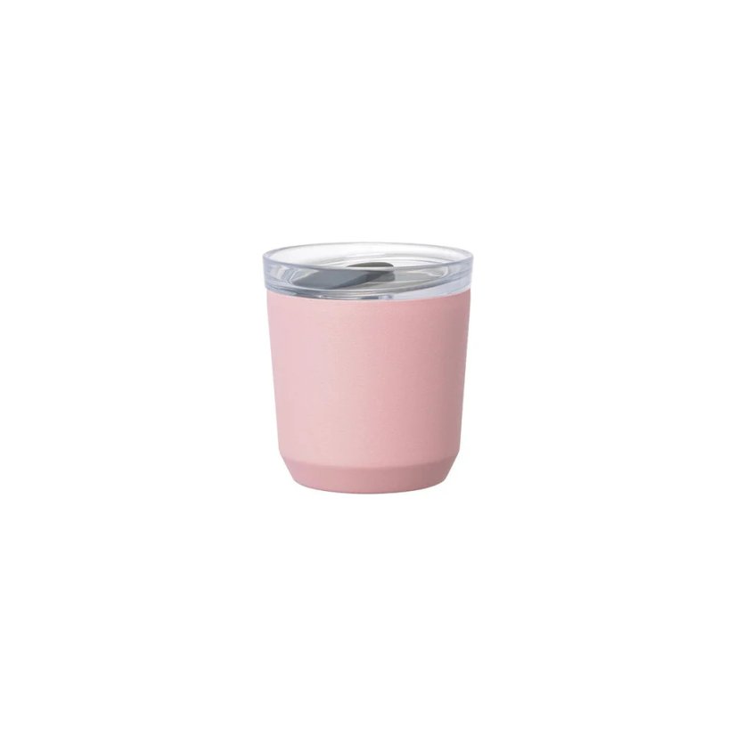 Różowy termos Kinto To Go Tumbler o pojemności 240 ml.