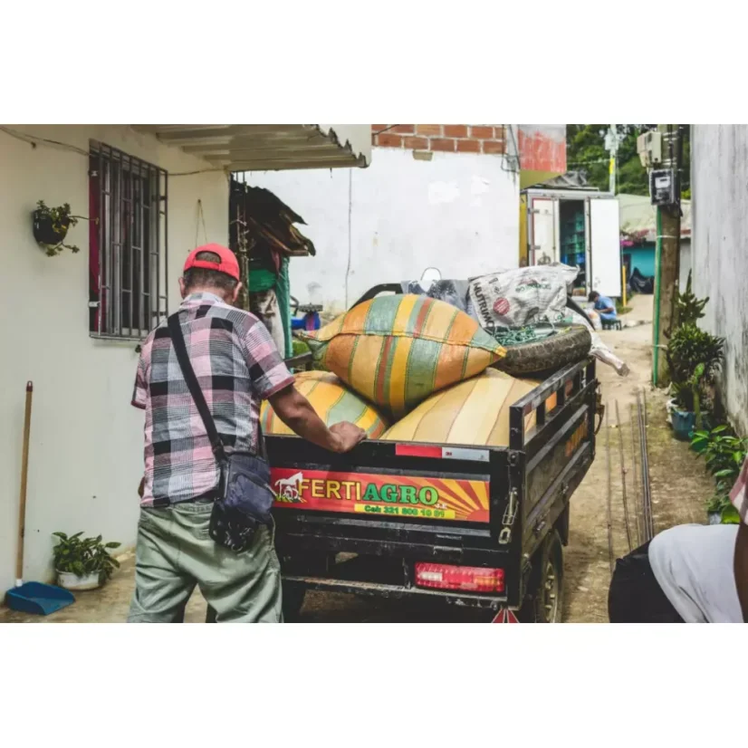 Colombia Exotico is a bean coffee for espresso that is characterized by preparation using a cezve.