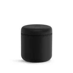 Vacu-container para café Fellow Atmos de color negro, con capacidad de 700 ml, fabricado en acero inoxidable.