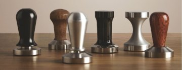 Espresso tamper: Wéi eng Aarte ginn et a wéi funktionnéiert et?